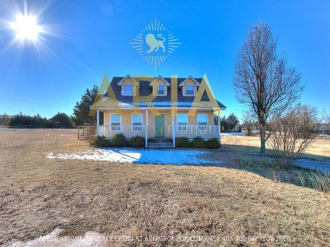 Building Photo - Charming 3 Bed/2.5 Bath Two-Story Country ...