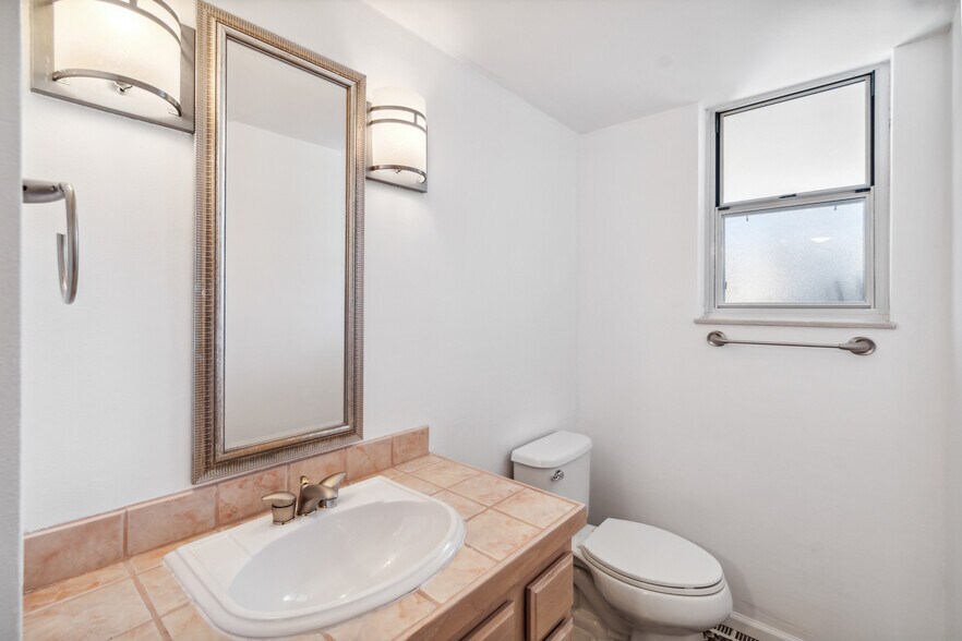 Building Photo - 1200 S Monaco Street Pky