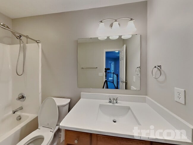 Building Photo - 200 Lattimore Rd