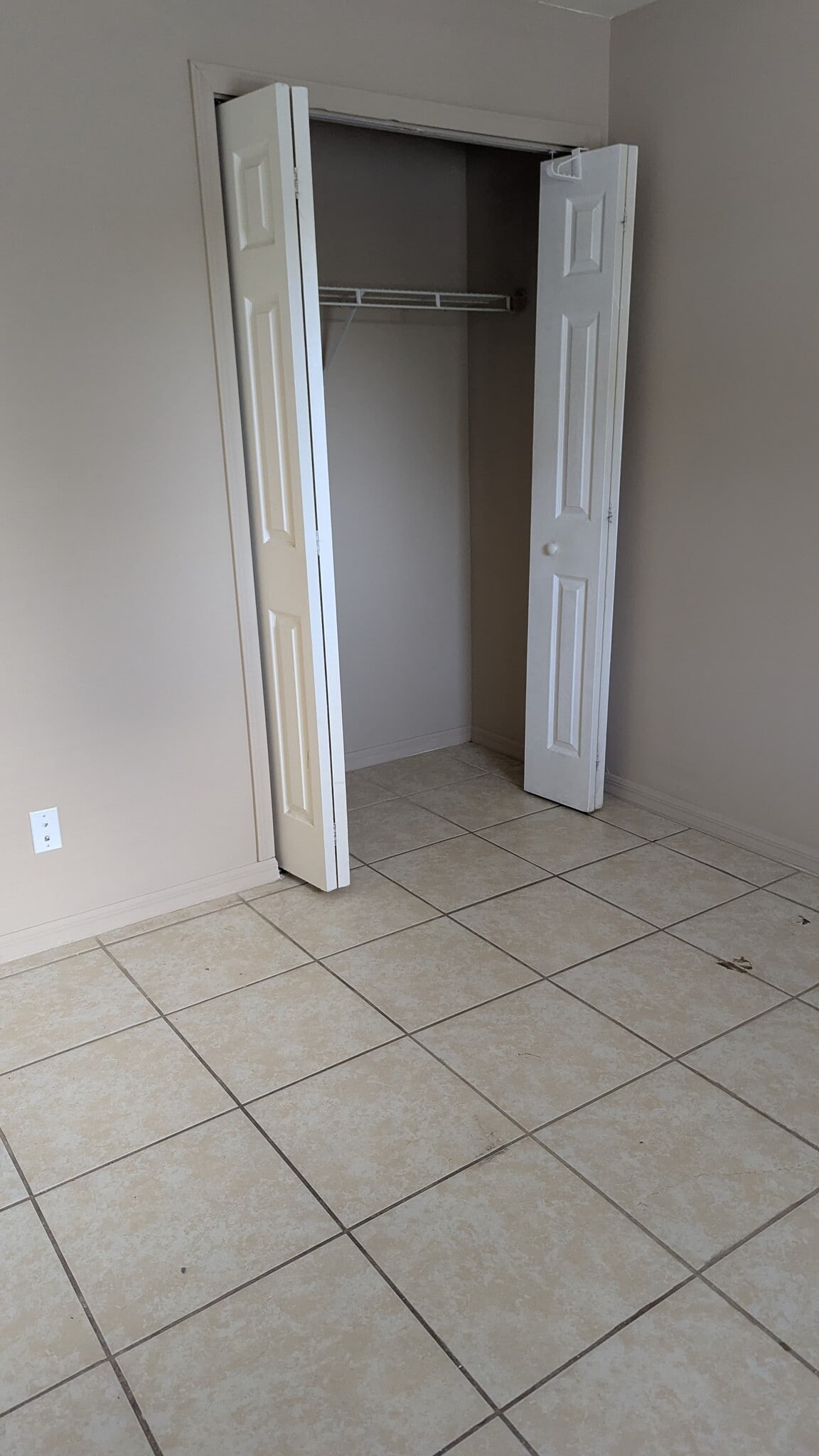 Building Photo - 513 Meadow Rd