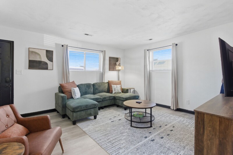 Building Photo - 361 Cherry St