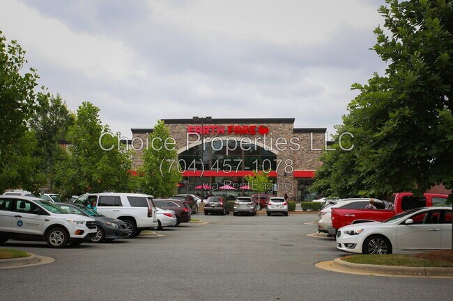 Building Photo - 9148 Hillston Ridge Rd