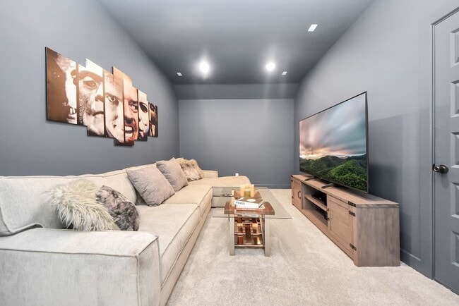 Building Photo - 29021 Red Lp Dr