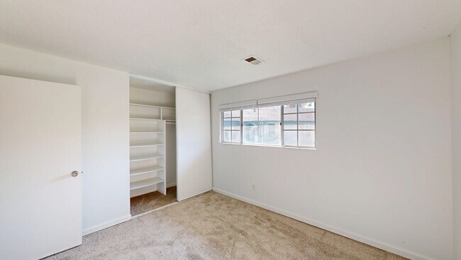 Building Photo - 18219 Happy Ln