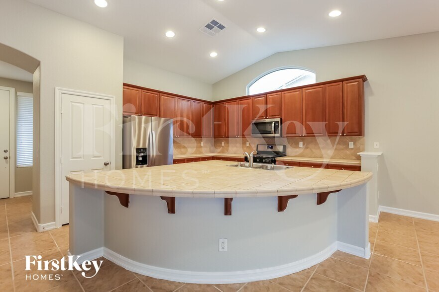 Building Photo - 9325 Thunder Falls Ct