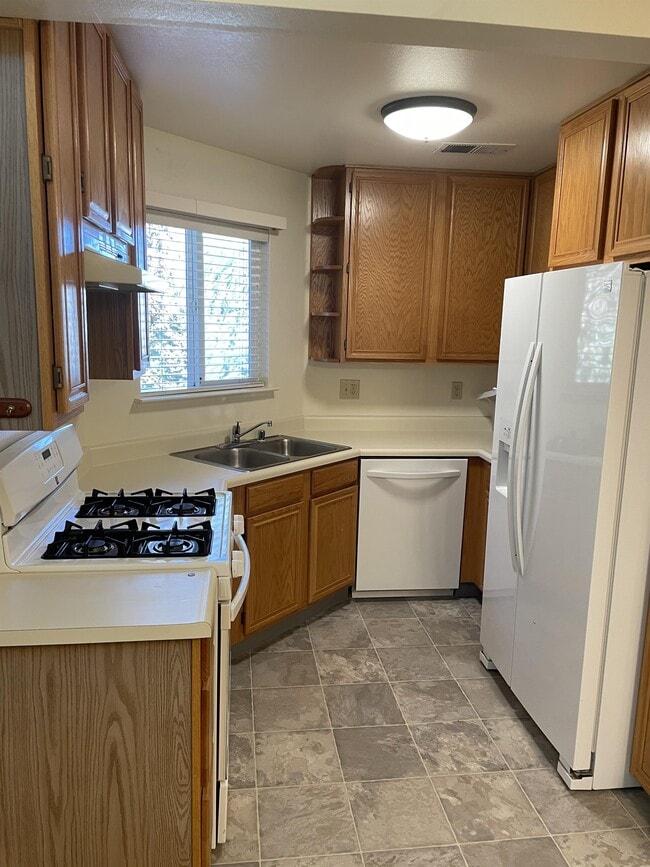 Building Photo - 2667 Sycamore Glen Dr