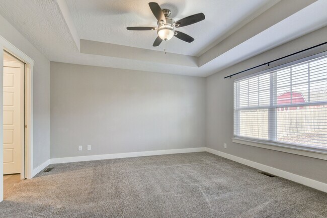 Building Photo - 343 Holts Lake Dr