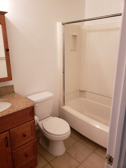 Building Photo - 9164 Broken Oak Pl