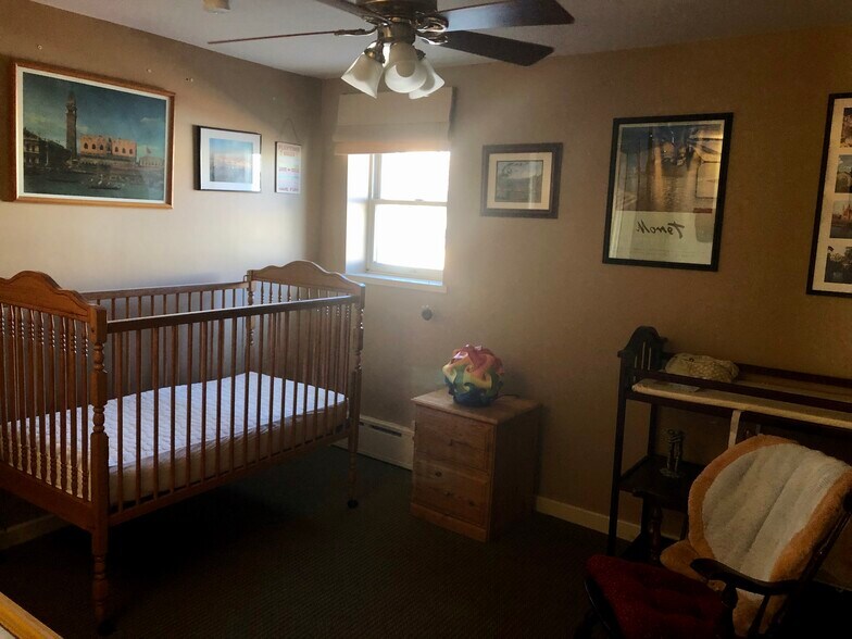 Building Photo - 711 Clymer St