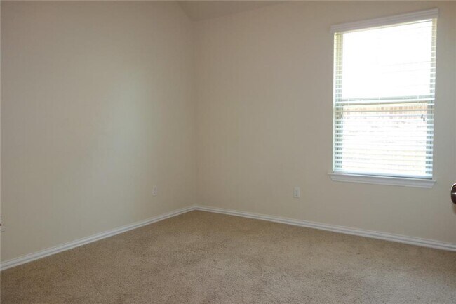 Building Photo - 3745 Bainbridge St