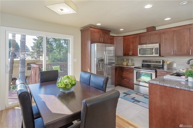 Building Photo - Fantastic East of Market St. home in Kirkl...