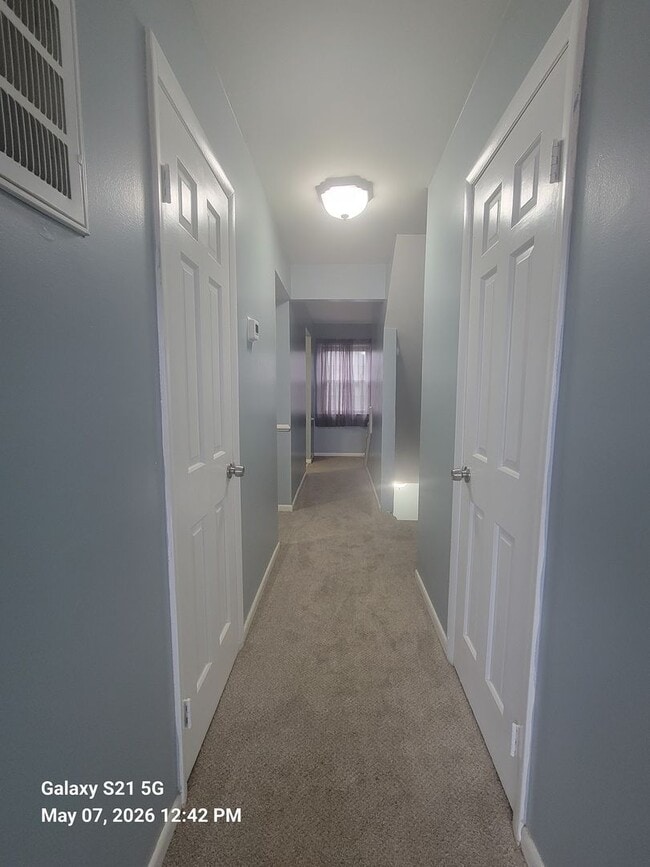 Building Photo - 4 bedroom 3.5 bathrooms townhouse in Kempsville.