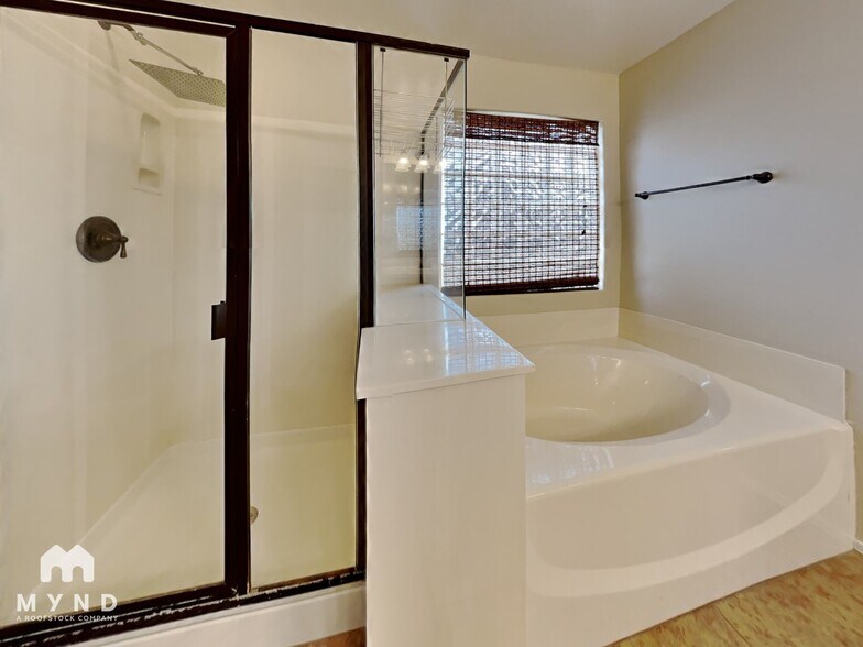 Building Photo - 981 N 169th Ave