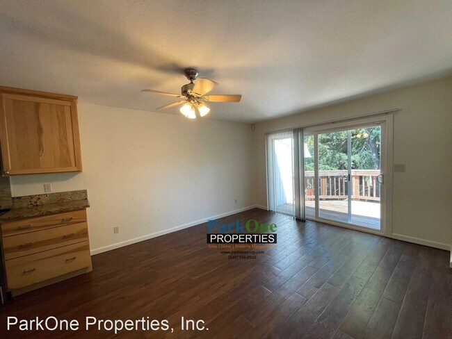 Building Photo - 3 br, 2.5 bath House - 200 Barnett Ter