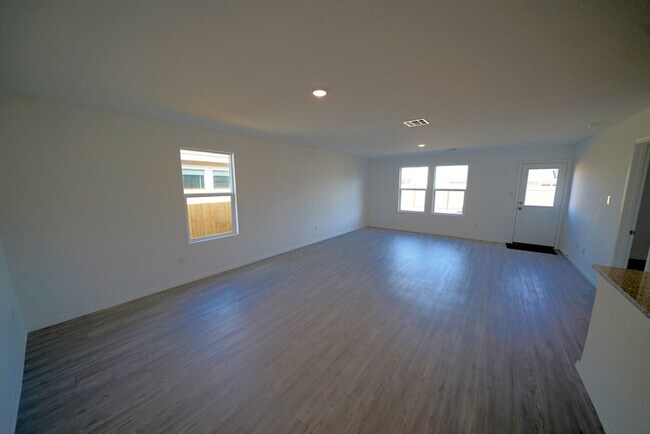 Building Photo - Like-New Home Now Available For Rent in Converse, TX! Realtor Commission offered: $600
