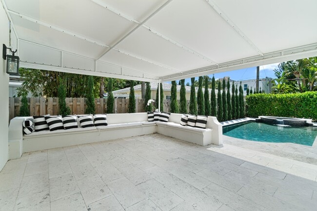 Building Photo - 224 10th St