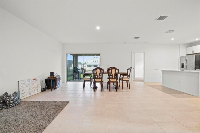 Building Photo - 6305 Springmont Lp