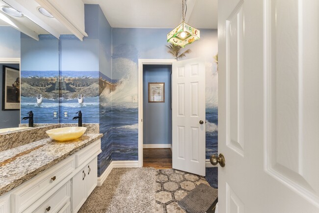 Building Photo - 11 Hornsilver Pl