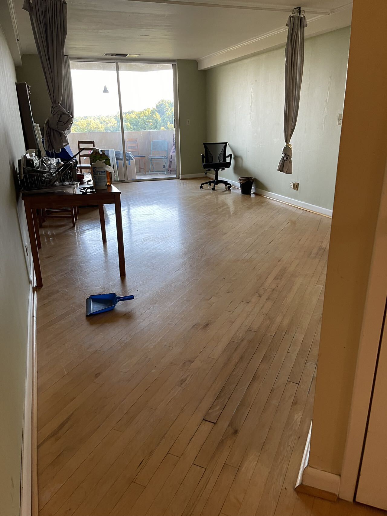 living room - 1501 Clairmont Rd