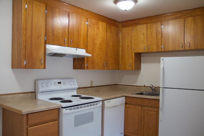 Building Photo - 3043 NE 140th St