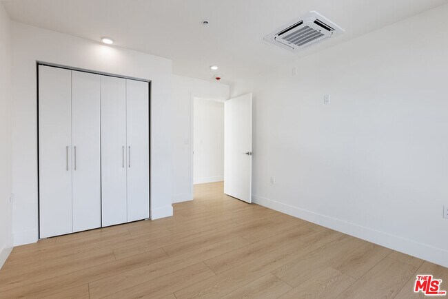 Building Photo - 8561 Belmont St