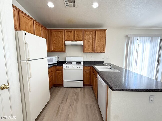 Building Photo - 5718 Royal Sands St