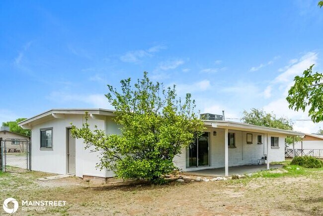 Building Photo - 3232 E STALLION LN, TUCSON, AZ 85739