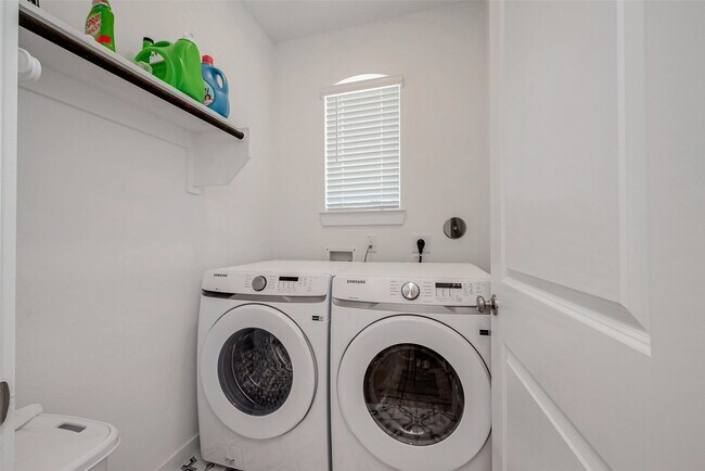 Building Photo - 430 W Cascade Heights Dr