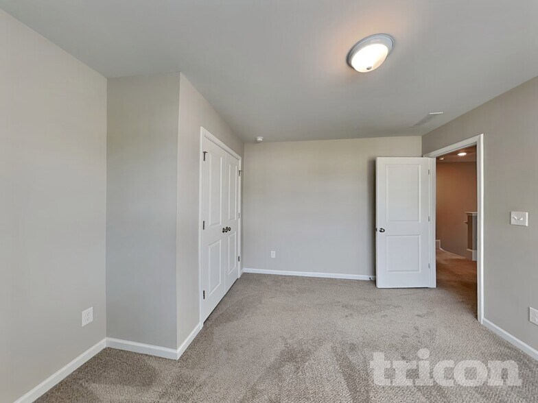 Building Photo - 20 Evergreen Ln
