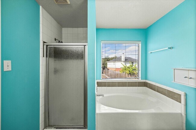 Building Photo - 158 Bristol Bend Ln