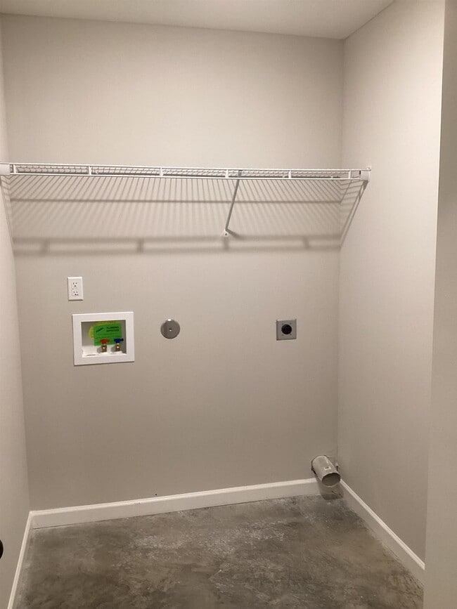 Building Photo - 4483 Sunny View Dr