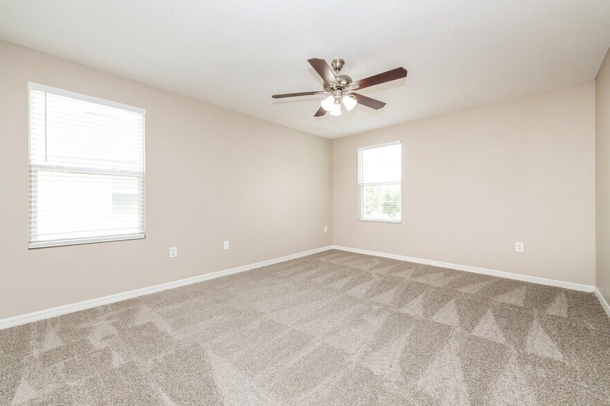 Building Photo - 10430 Whispering Hammock Dr