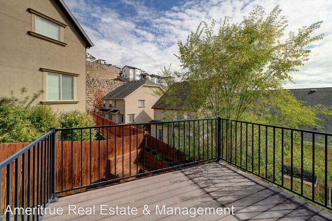 Building Photo - 5 br, 3.5 bath House - 2801 W Bear Ridge Way