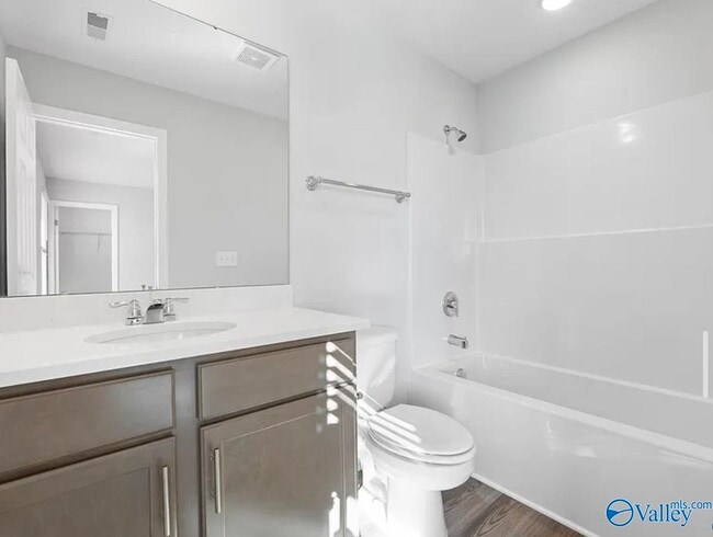 Building Photo - 142 Ivy Vine Dr