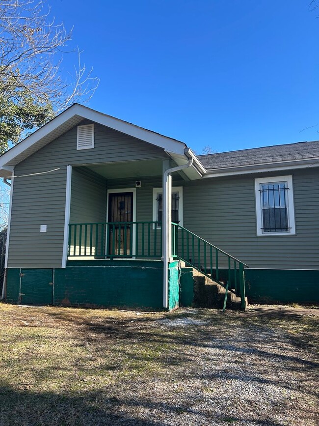 Building Photo - Two Bedroom Home in Chattanooga