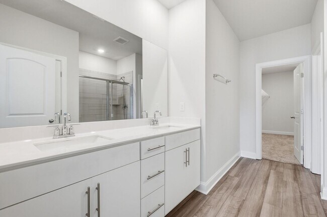 Building Photo - Modern 4-Bedroom Nashville Home with Sleek Contemporary Finishes