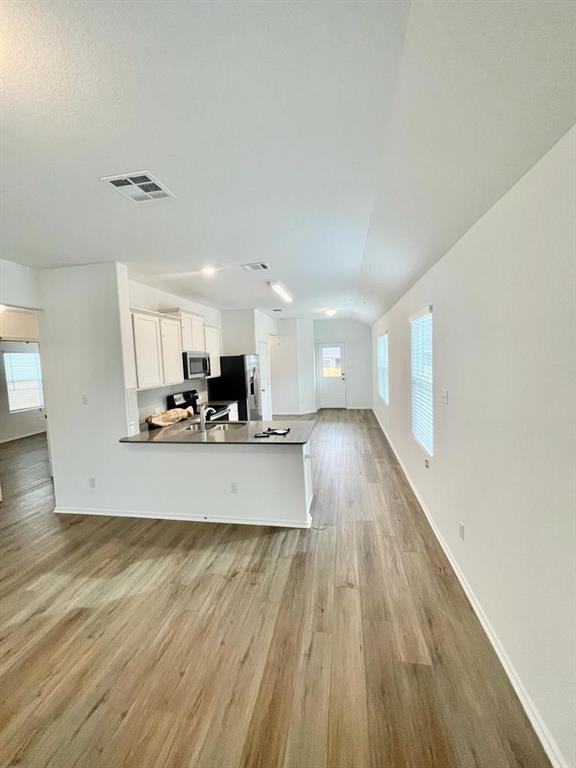 Building Photo - 437 Perfect World Lp