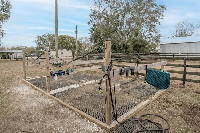 Building Photo - 8540 Boyt Rd