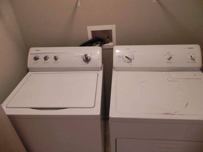 Washer and dryer included - 9840 N Lewis Ave