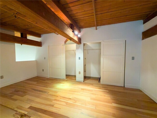 Building Photo - 494 Woonasquatucket Ave