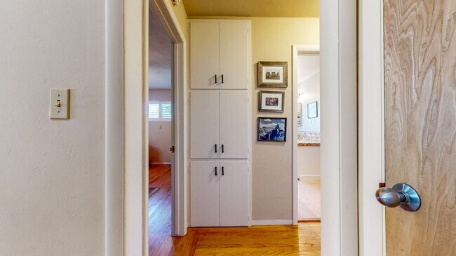 Building Photo - 4560 Sullivan Ct