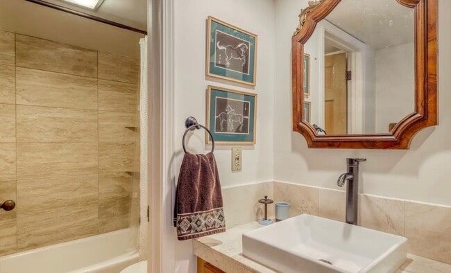 Building Photo - Seasonal McCloud Rental - All Ulitlies Inc...