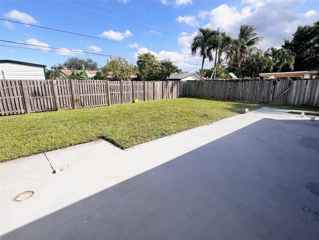 Building Photo - 1730 SW 64th Terrace