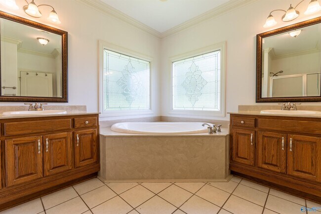 Building Photo - 112 Blanca Dr