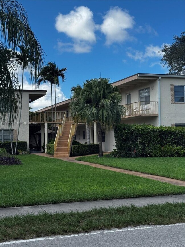 Building Photo - 2515 Polk St