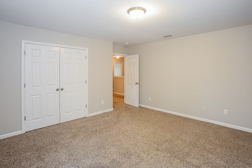 Building Photo - 4315 Houldsworth Dr