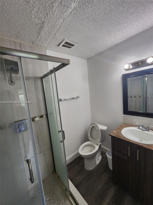 Building Photo - 4117 Woodside Dr