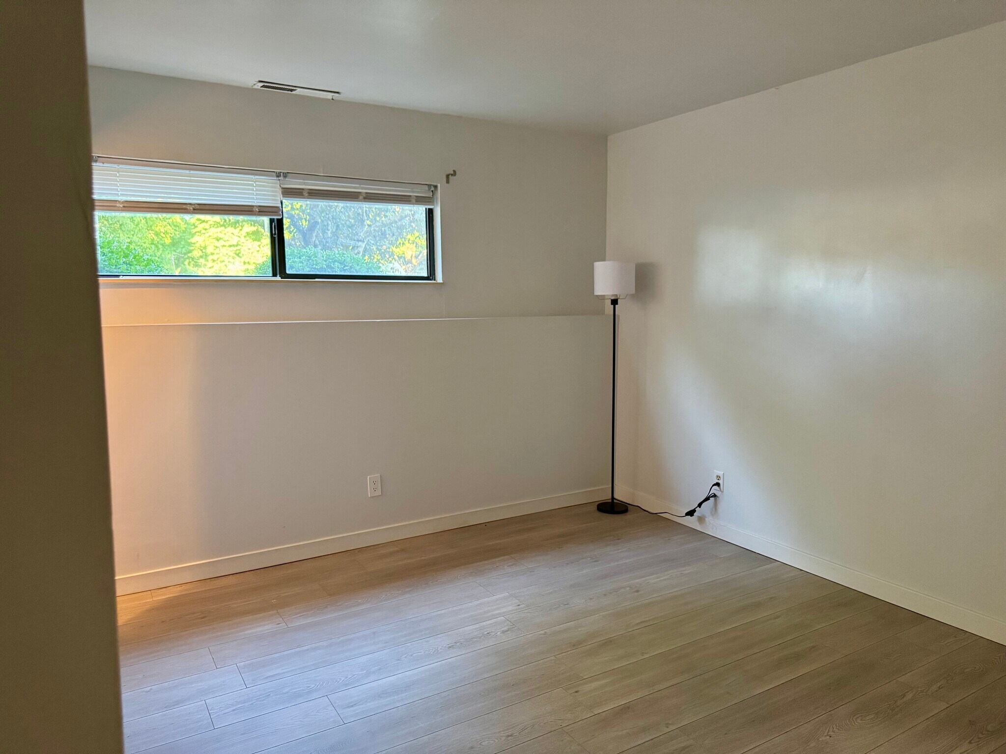 Building Photo - 2127 Melrose Dr