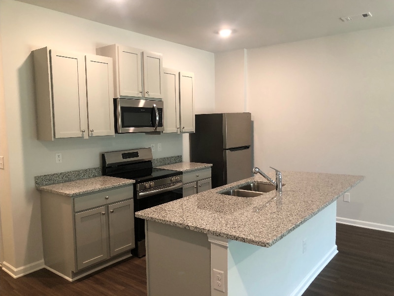 Building Photo - 448 Oakwood Dr NW