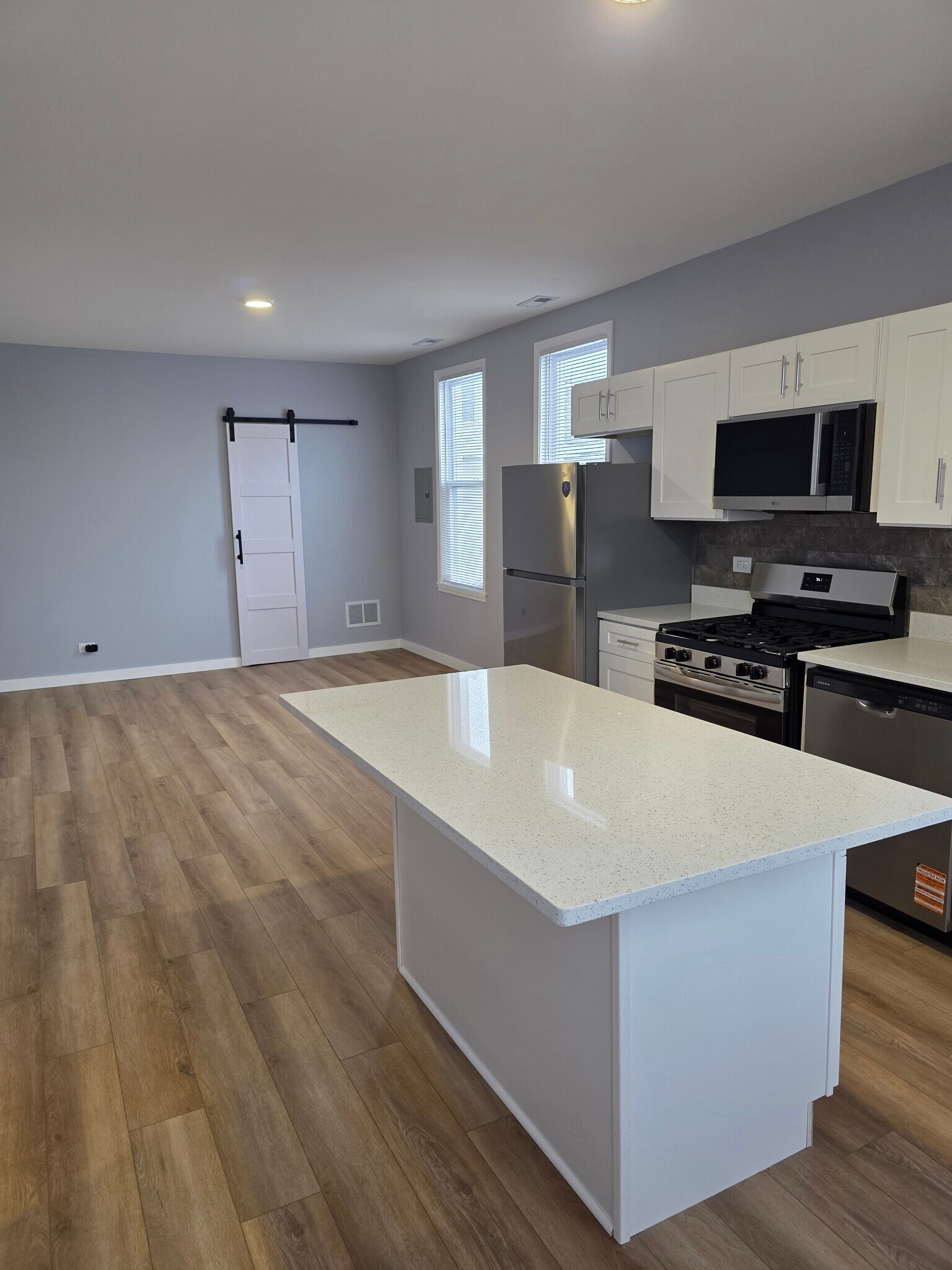 Building Photo - 7613 W 60th St